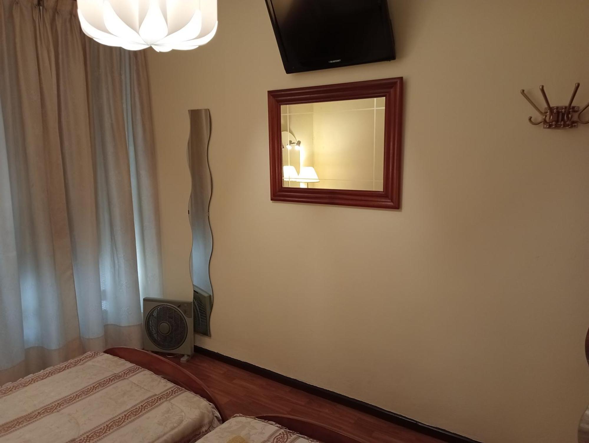Habitacion matrimonial centro ciudad Oviedo Esterno foto