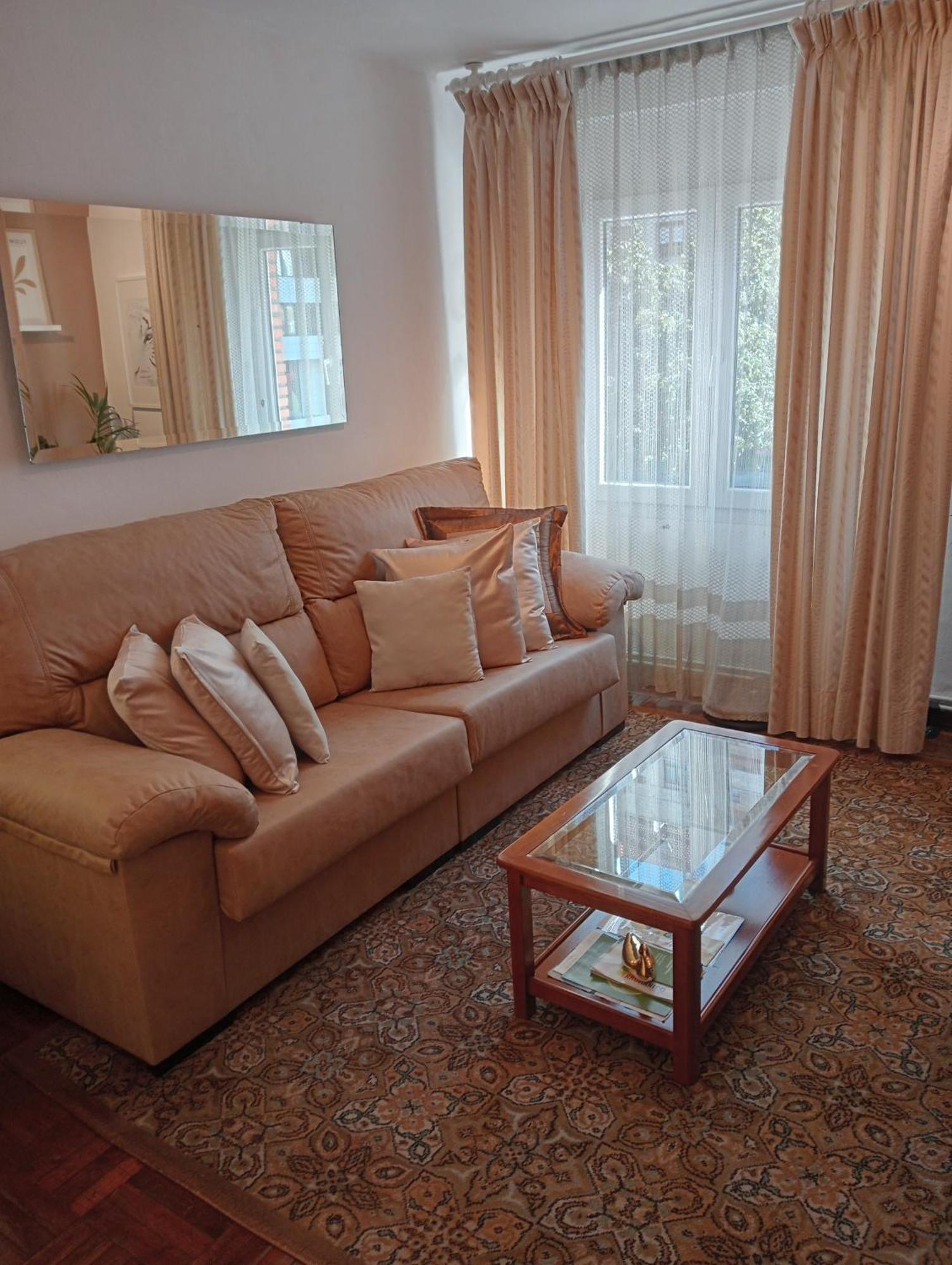 Habitacion matrimonial centro ciudad Oviedo Esterno foto
